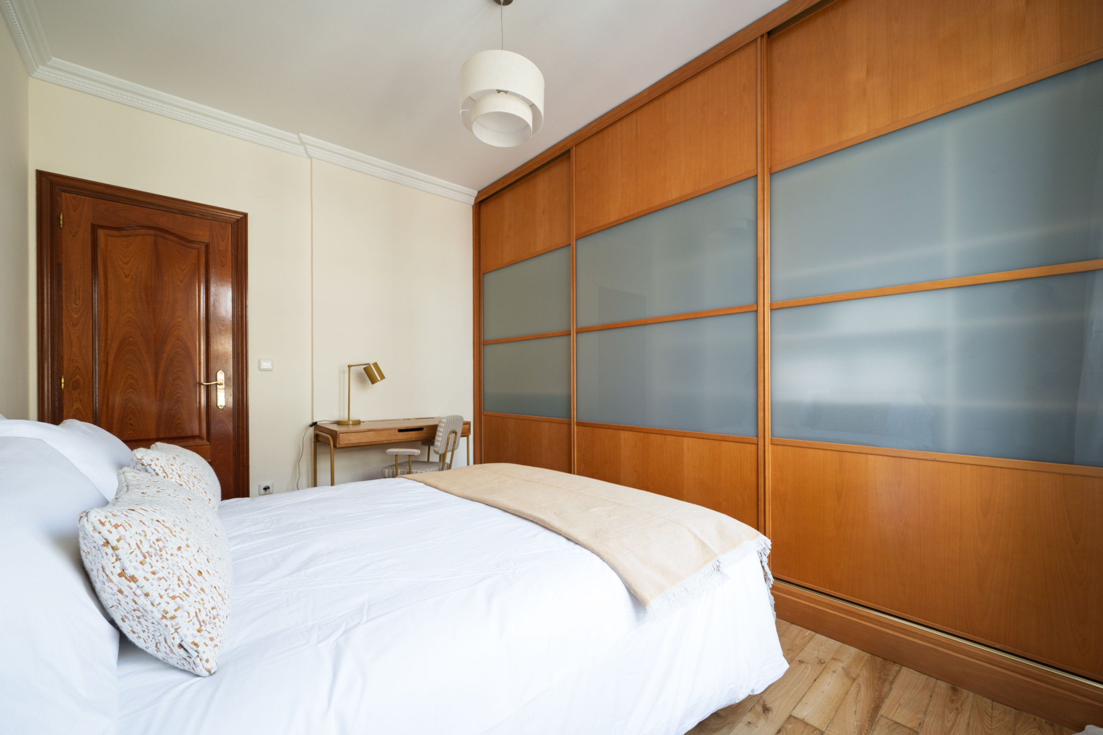 Gros Urban Glow Apartment - photograph 10